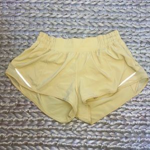 nwot lululemon hotty hot shorts